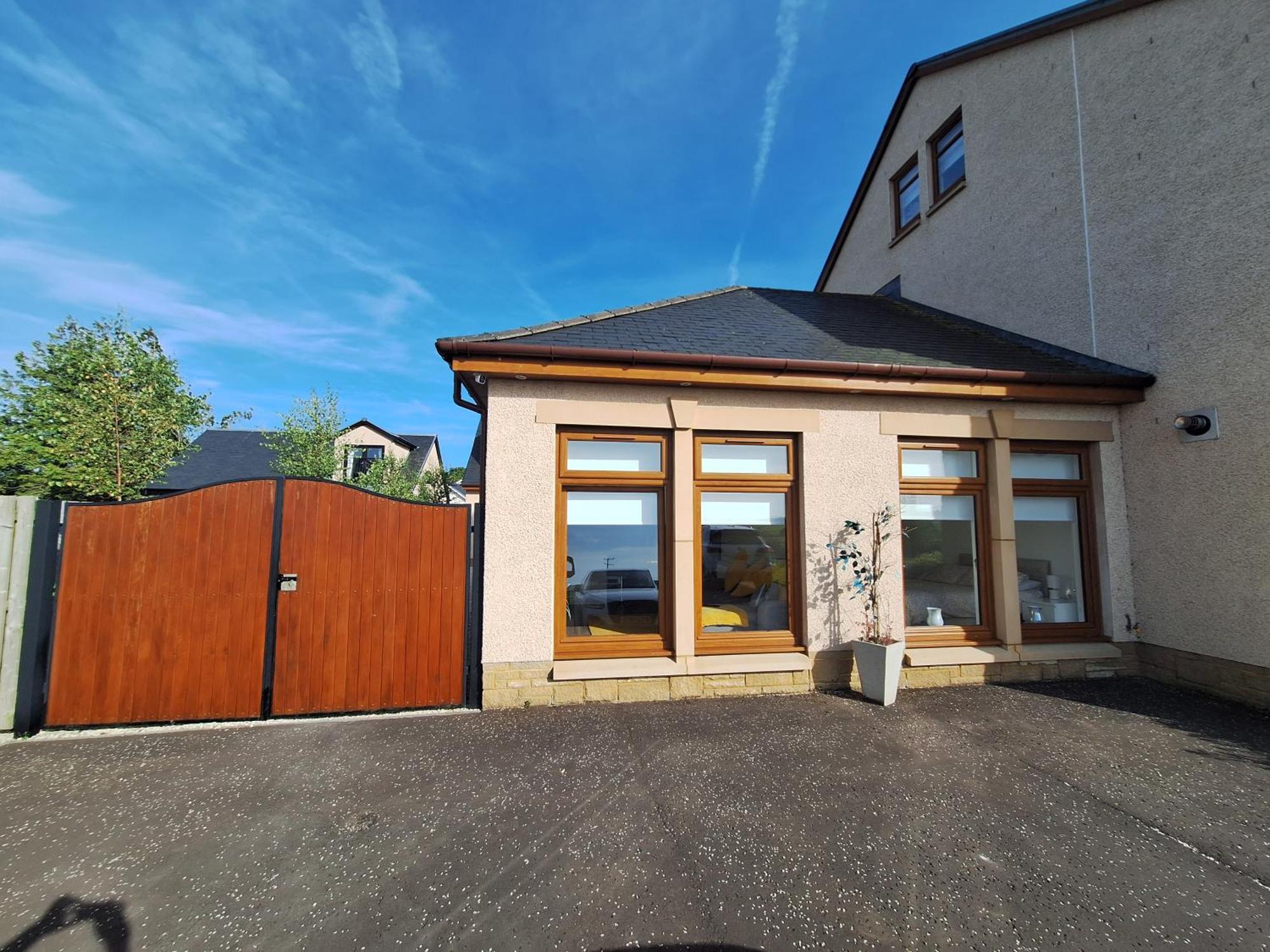 Lanarkshire Apartment- Views- Sleeps 4- Balcony Larkhall  Exterior foto