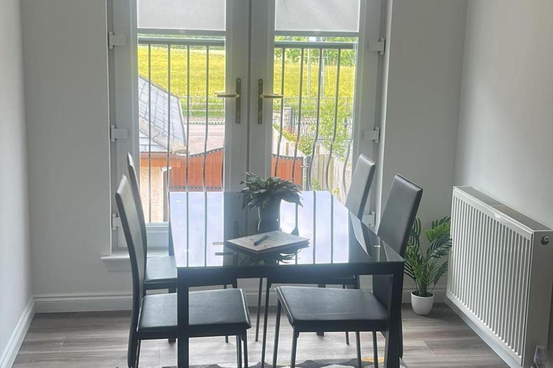 Lanarkshire Apartment- Views- Sleeps 4- Balcony Larkhall  Exterior foto